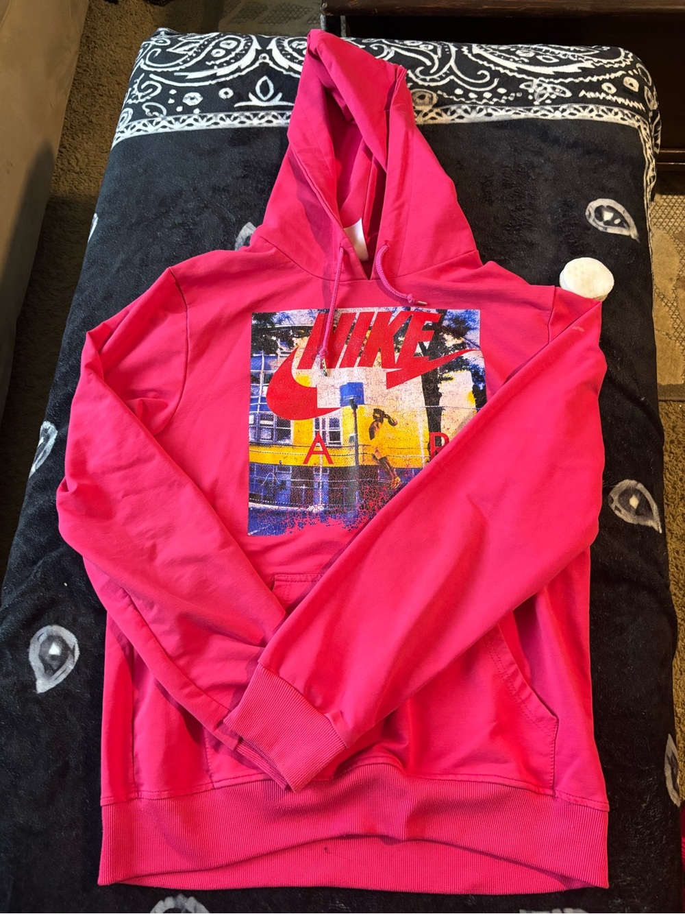 Nike Men's Hot Pink Graphic Crewneck Hoodie